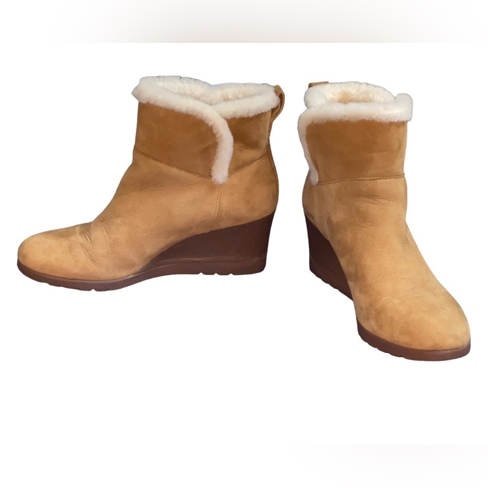 UGG Devorah waterproof wedge bootie. Size 7.5 GUC - Picture 5 of 14